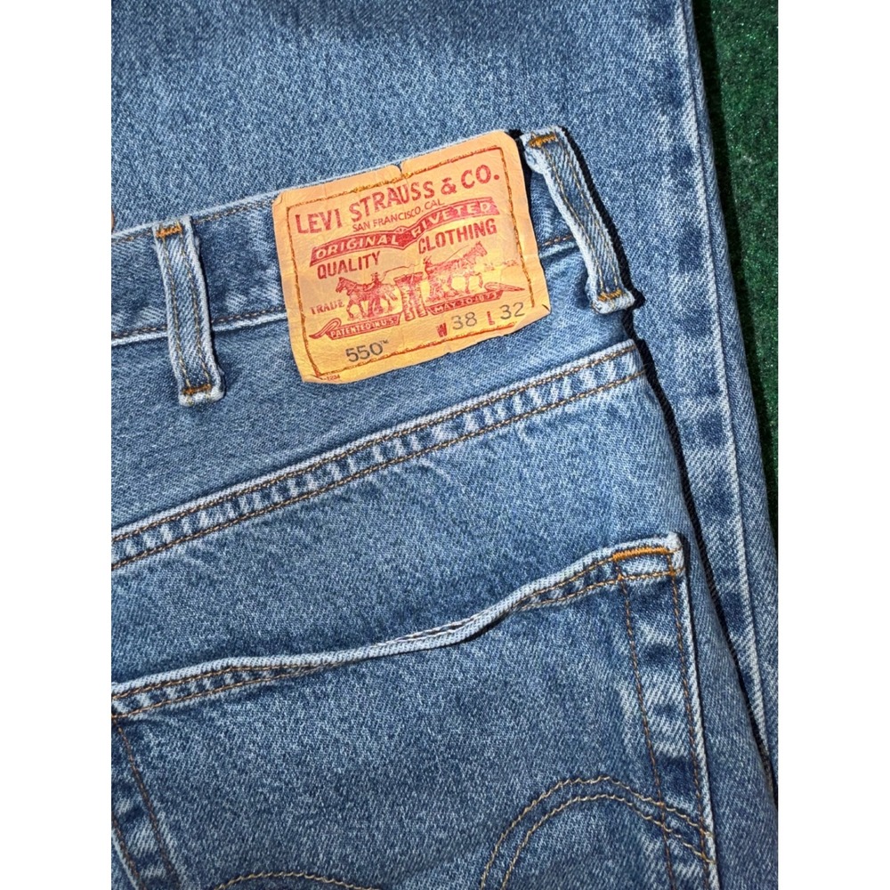 Levis 550 Relaxed Fit Jeans Mens 38x32 Medium Wash Blue Denim Tapered Leg - Picture 5 of 5